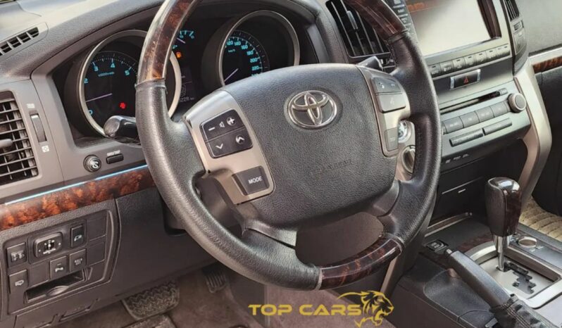 Toyota LANDCRUISER LC200 2011 full